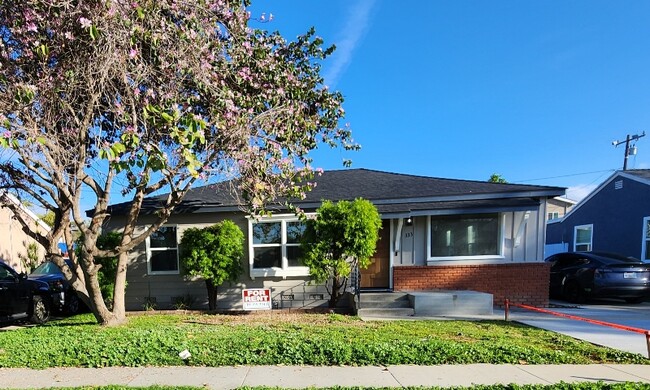 Photo - 333 E 61st St House