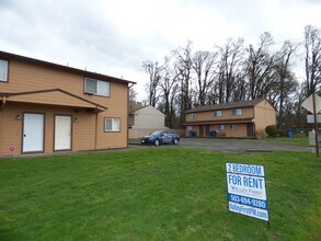 Building Photo - 4114 Lancaster Dr NE