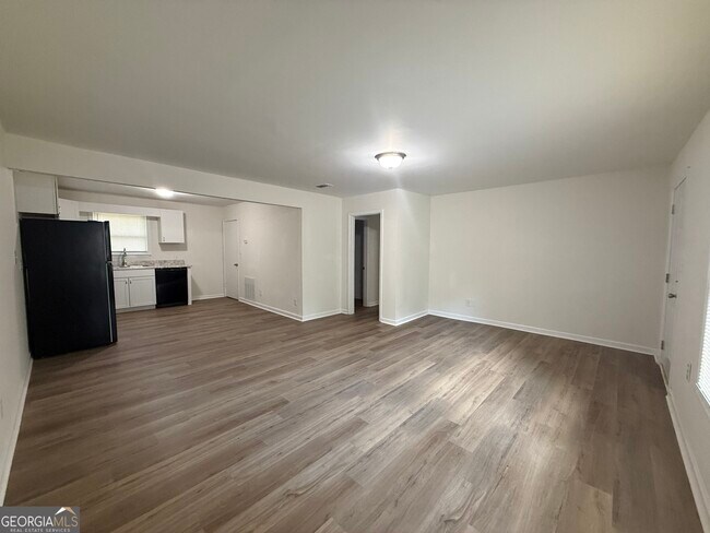 Foto del edificio - 345 Rustwood Dr