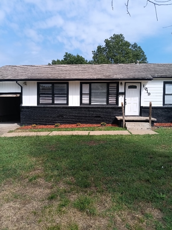 Building Photo - 1919 W 46th Pl