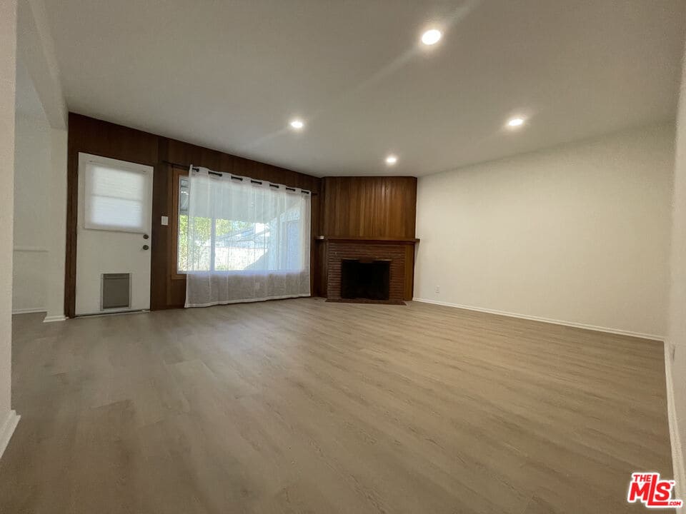 Foto del edificio - 7022 Cantaloupe Ave