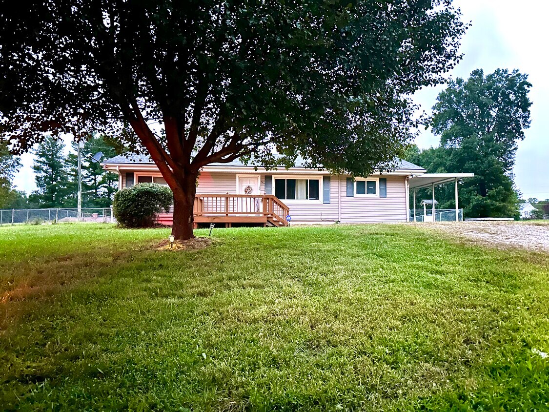 Primary Photo - 106 Sam Earles Rd