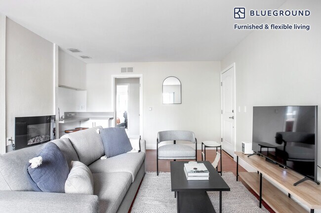 Foto del edificio - 12530 Braddock Dr