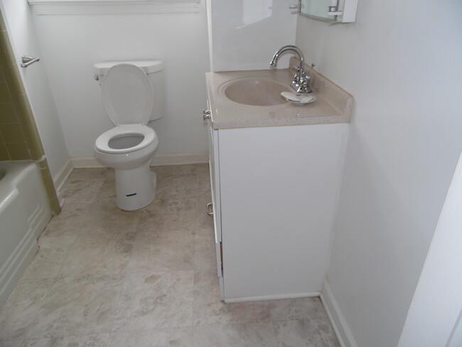 Bathroom - 2725 8th St