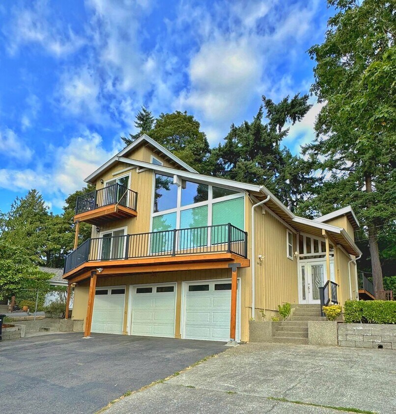 Mercer Island gem - 4 BD 2.5 Ba in Beautif... - Mercer Island gem - 4 BD 2.5 Ba in Beautif...