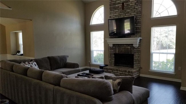 Foto del edificio - 800 Ridgemont Dr