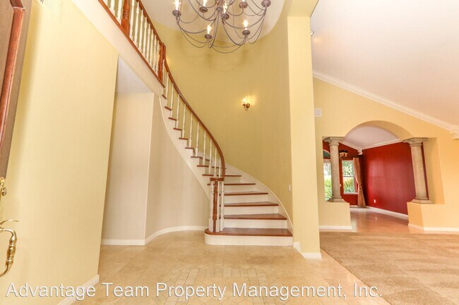 Foto del edificio - 12885 Chaparral Ridge Rd