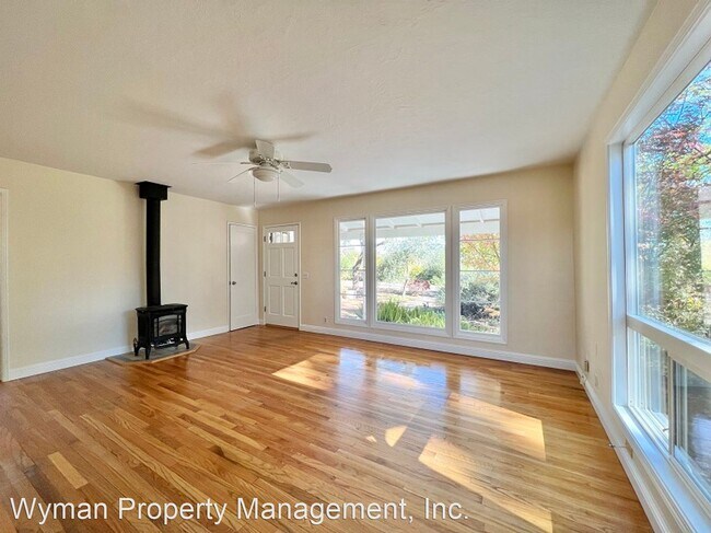 Building Photo - 2 br, 1 bath House - 359 Tobin Ave.