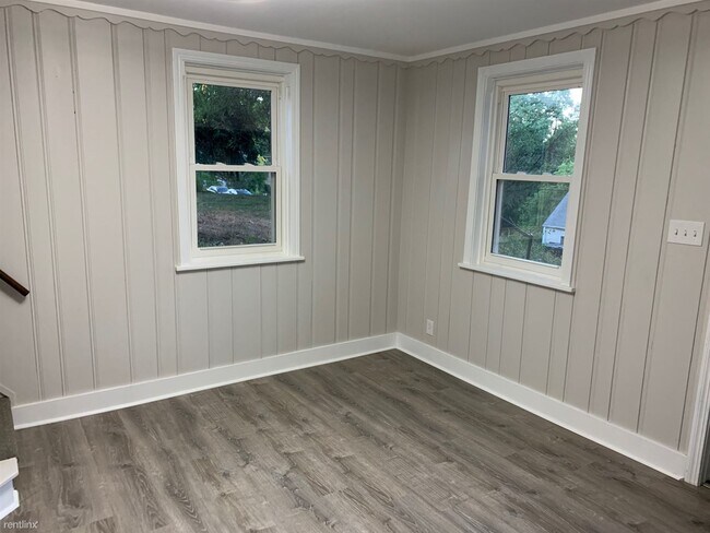 Foto del edificio - 3 br, 1 bath House - 114 Wallace Ave