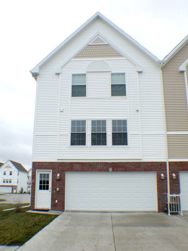 1278 SE Village View Ln, Ankeny, IA 50021 Townhome Rentals in Ankeny