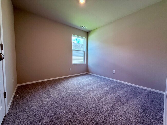 Foto del edificio - ***2508 E. Jan Street***
