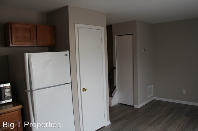 Building Photo - 16327 Taconic Cir
