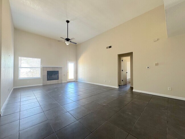Foto del edificio - East El Paso 4bed/2bath