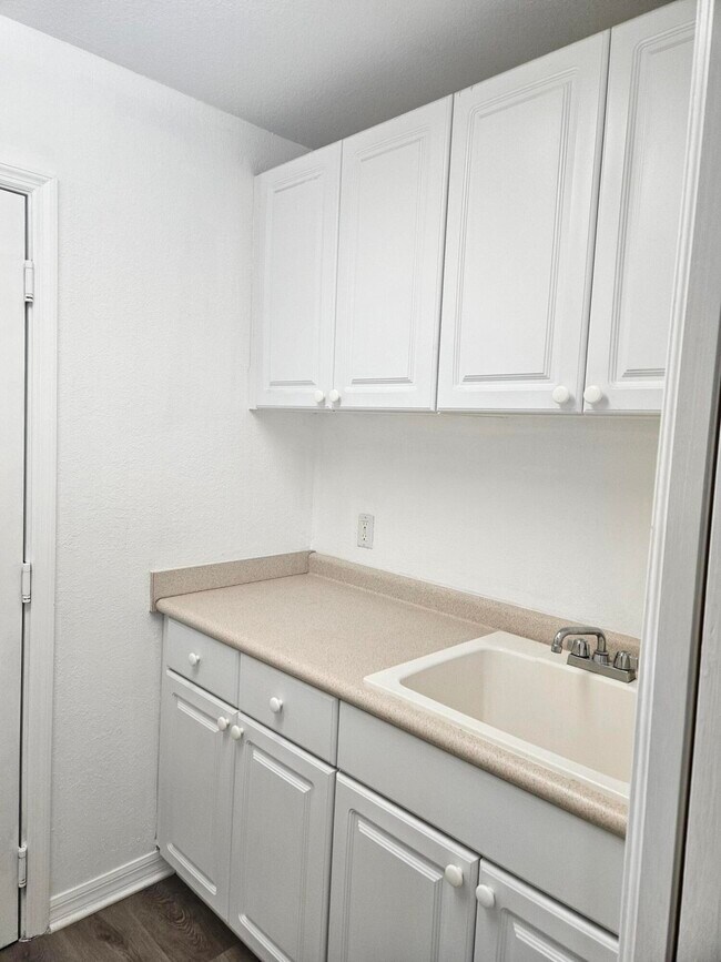 Foto del edificio - 1857 Pelican Dr