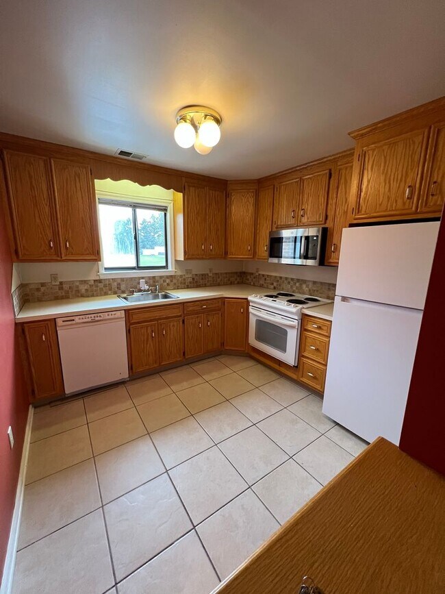 Foto del edificio - TWO Bedroom- East Penn School District