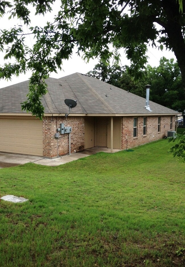 Building Photo - 1010 Jameson St
