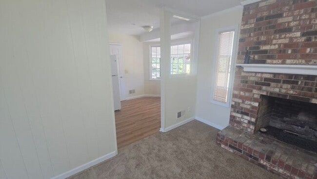 Building Photo - West Columbia