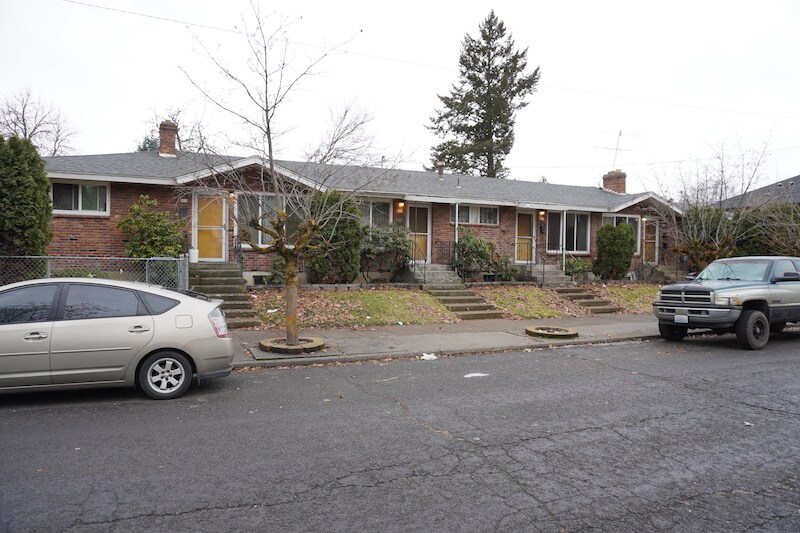 Primary Photo - 803-811 W Alice Ave