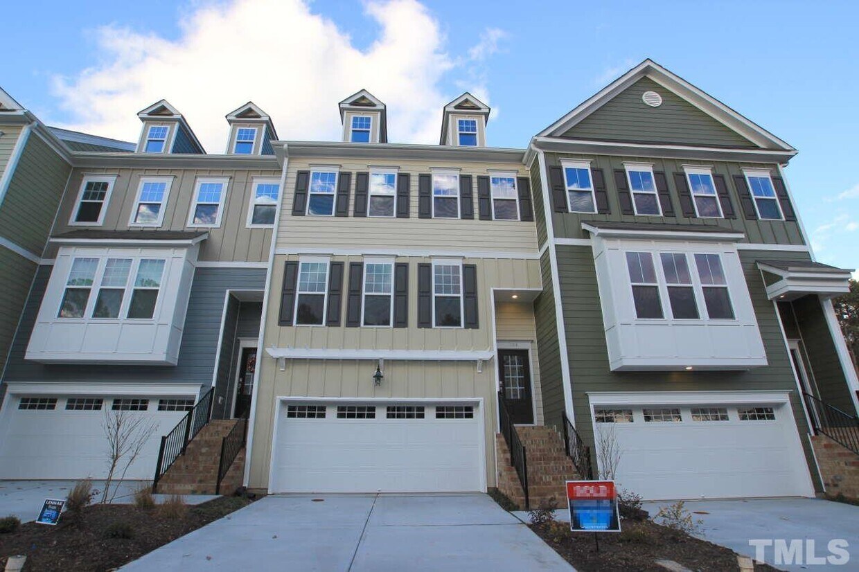 Foto principal - 704 Edgewater Ridge Ct