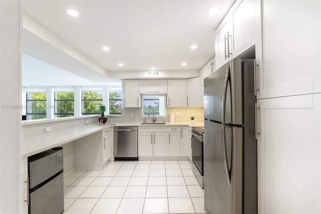 Foto del edificio - 601 Three Islands Boulevard