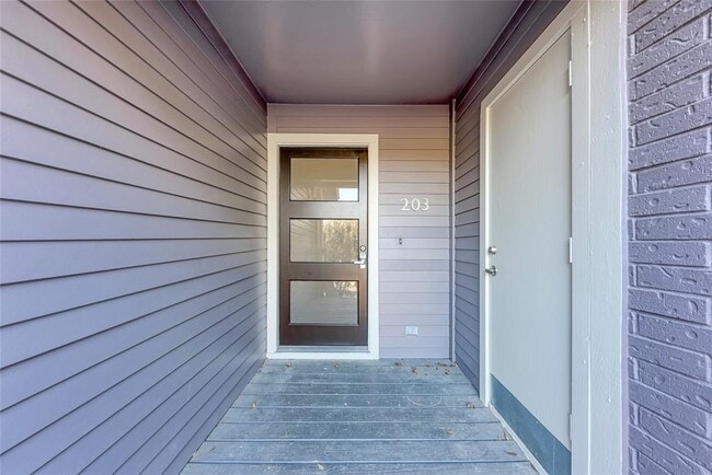 Building Photo - 2106 Nickerson St