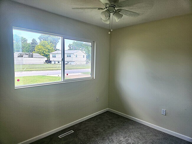 Building Photo - 408 Kevin Dr