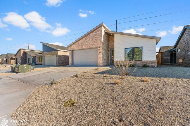 Building Photo - Pre-Leasing Fall of 2026!! Luxury Homes!!