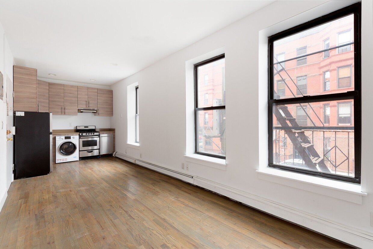 Primary Photo - Sunny Studio in Prime Park Slope