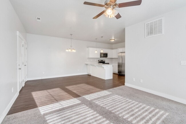 Building Photo - 751 E 250 N