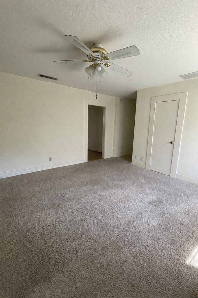 Foto del edificio - 4213 Avenue C