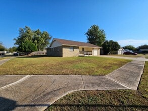 Building Photo - 1515 Elk Cir