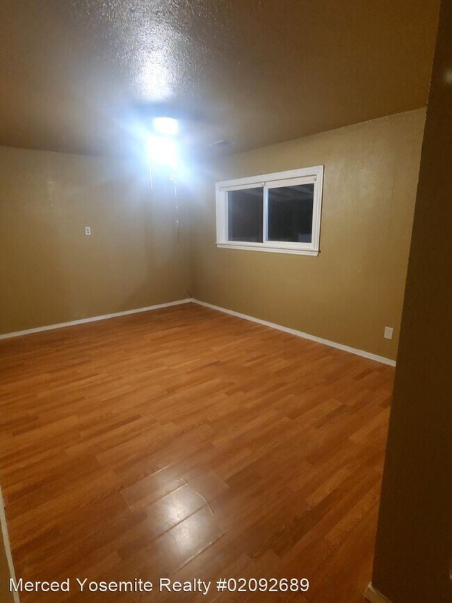 Building Photo - 3 br, 1 bath House - 1908 Belcher Ave