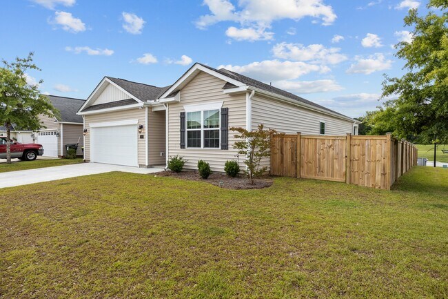 Building Photo - 400 Louisia Mae Way