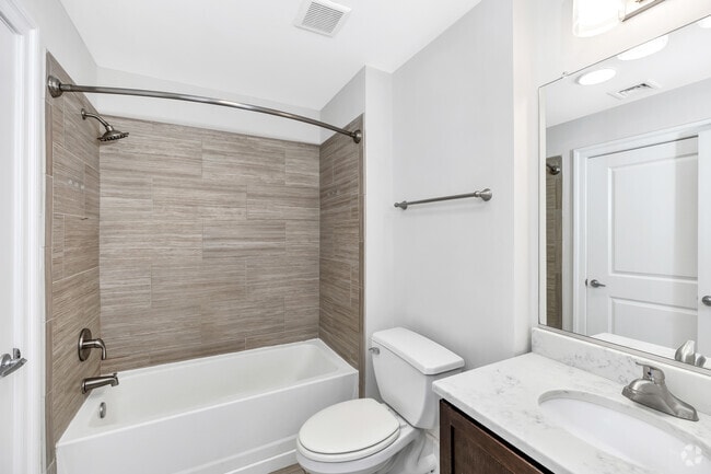 1BR, 1BA - 673SF - Dartmouth - Bathroom - The Law Building
