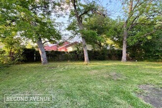 Foto del edificio - 9113 Oak Knoll Ln