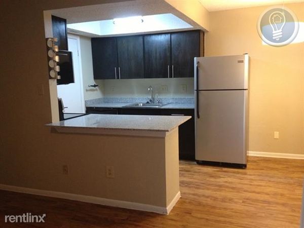 Primary Photo - 1500 Royal Crest Dr