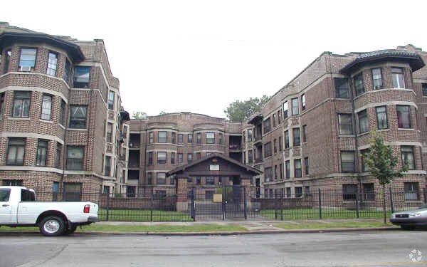Foto del edificio - Oakwood Apartments