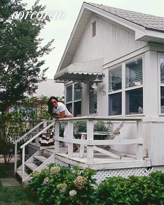Foto del edificio - 78 Pine Neck Ave