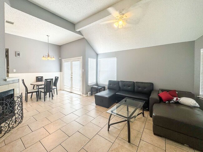 Foto del edificio - 18579 N Lyford Dr