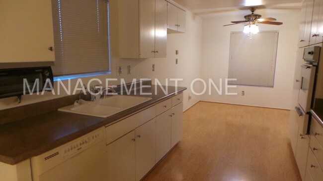 Foto del edificio - 2182 Garretson Cir