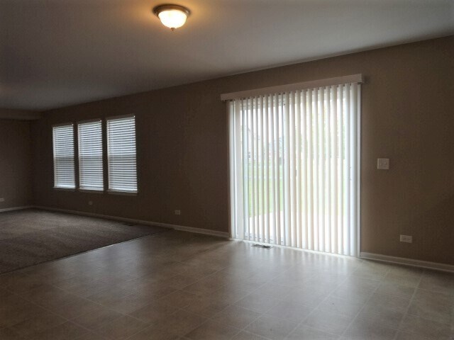 Foto del edificio - 24112 Cedar Creek Ct