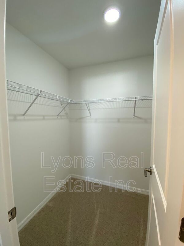 Foto del edificio - 2744 NE 5th Pl