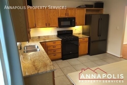 Foto del edificio - 709 Rock Elm Ct