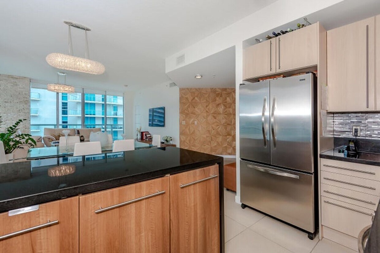 Photo - 1111 SW 1ST Avenue MPH3920