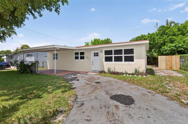 Foto del edificio - 5901 NW 42nd Terrace