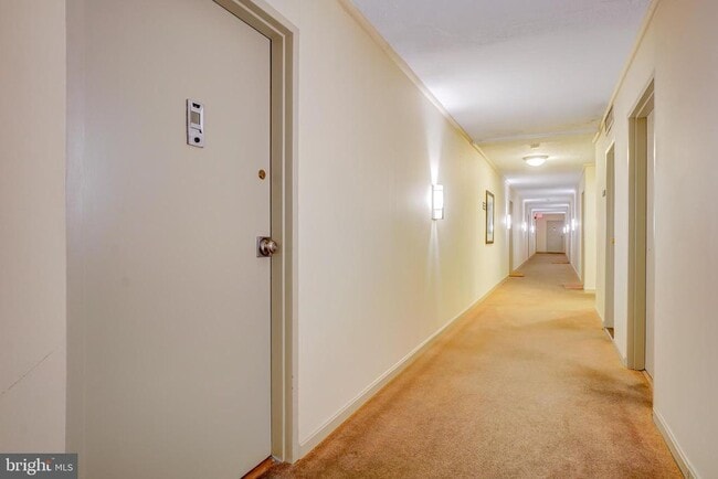 Building Photo - 7400 Lakeview Dr