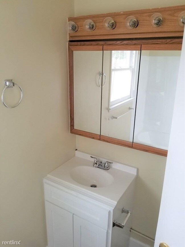 Foto del edificio - 1075 E Oakland Ave