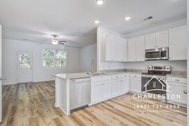 Building Photo - 200 Woodward Rd