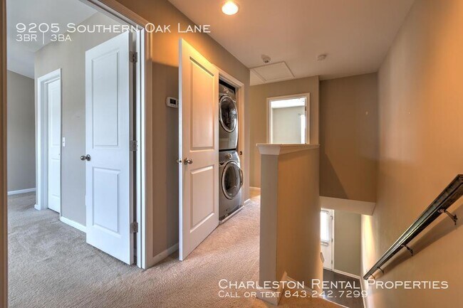 Building Photo - 9205 Southern Oak Ln