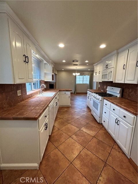 Building Photo - 1141 Roxbury Terrace